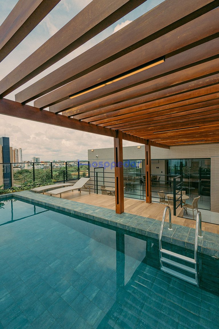 Studio Moderno Perto do Mar e Piscina na Cobertura