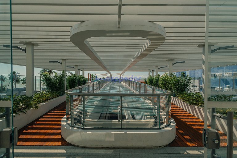 Luxo no Yacht Frente-Mar com Vista Deslumbrante