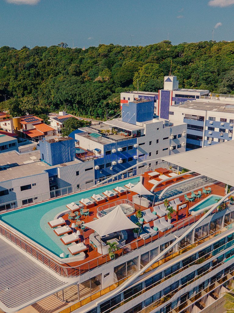 Luxo no Yacht Frente-Mar com Vista Deslumbrante