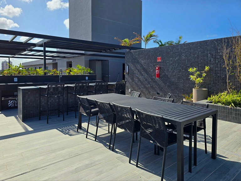 Beira-mar com Charme e Estilo - Piscina no Rooftop