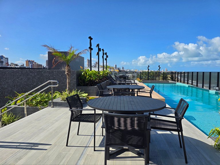 Beira-mar com Charme e Estilo - Piscina no Rooftop