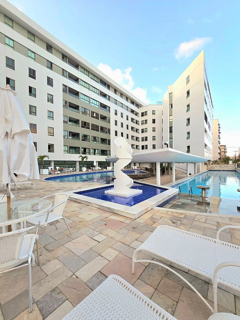 Perto do Mar de Tambaú | Piscina | Academia