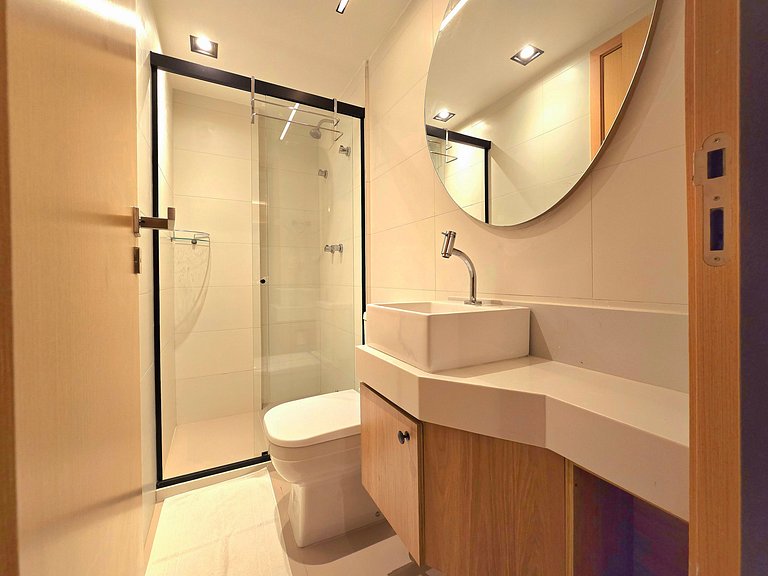 Estilo, conforto e mar a poucos passos | Piscina