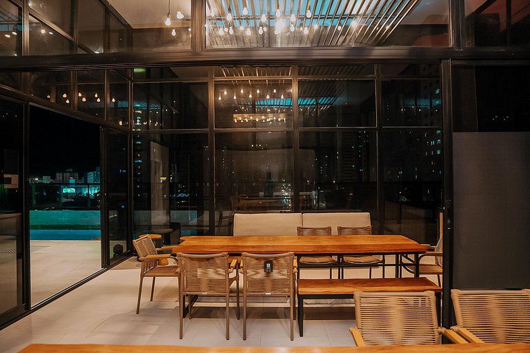 Studio moderno com conforto para até 4 pessoas