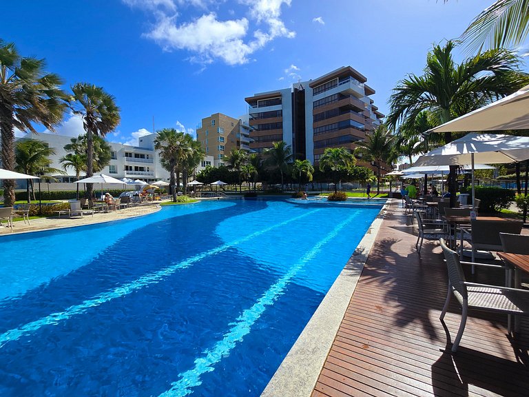 Paraíso do Atlântico: Beira-mar c/ piscinas