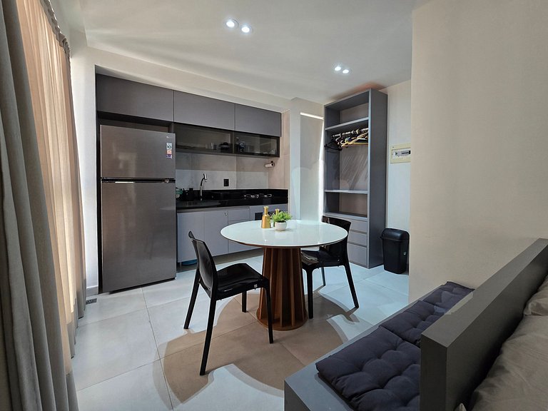 Studio Completo com Piscina em Tambaú