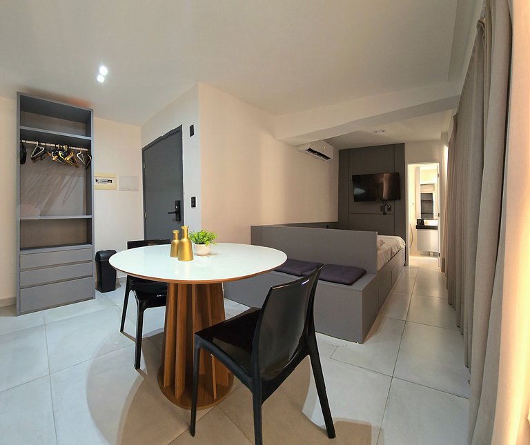 Studio Completo com Piscina em Tambaú