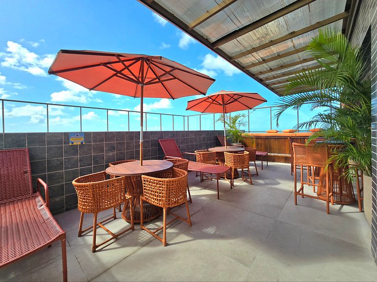 Frente mar com rooftop e piscina