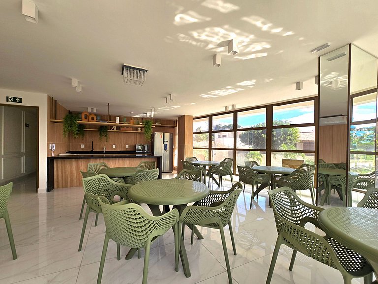 Frente mar com rooftop e piscina