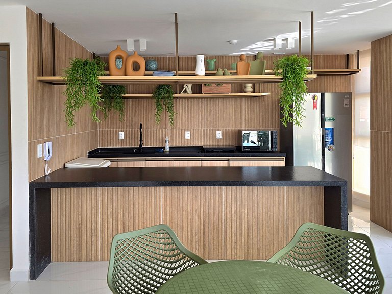 Vista para o mar com piscina deslumbrante