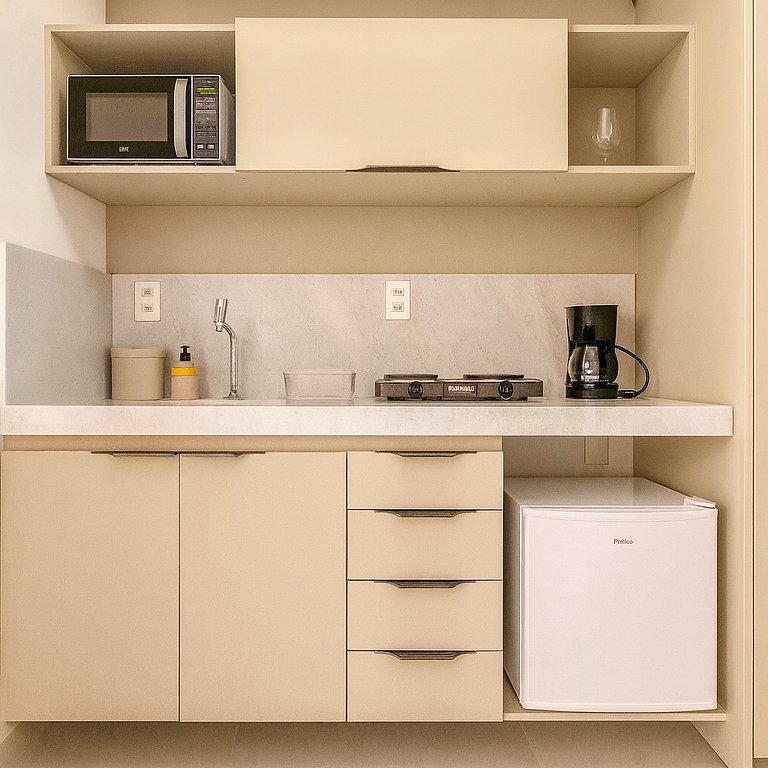 Beira-mar | Piscina surreal | Academia top