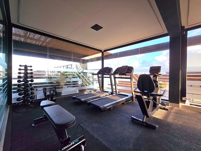 Beira-mar | Piscina surreal | Academia top