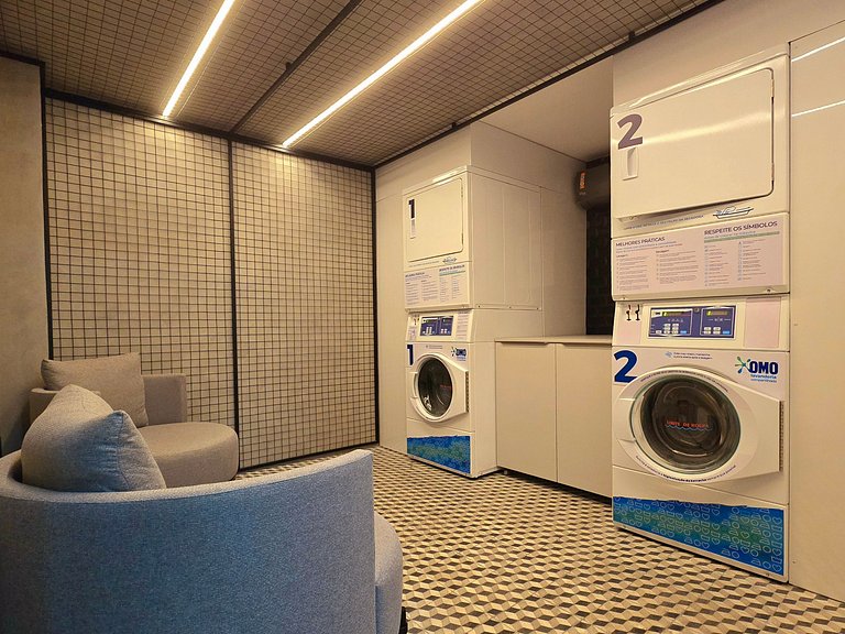 Studio perto do mar com rooftop incrível