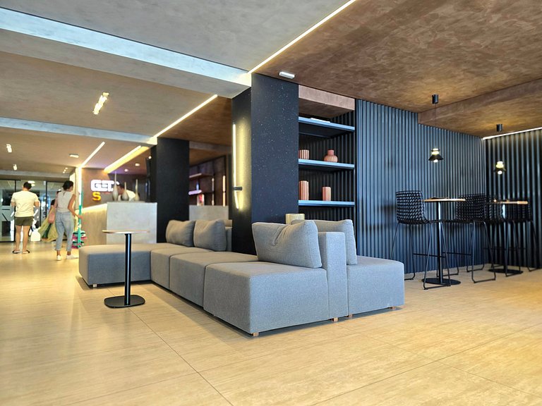 Studio perto do mar com rooftop incrível