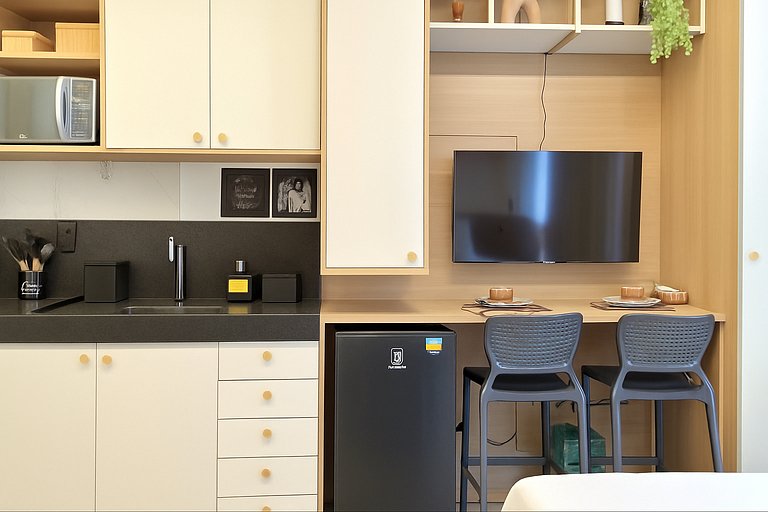 Studio perto do mar com rooftop incrível