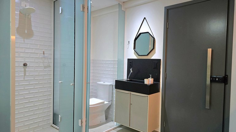 Studio moderno com rooftop vista mar