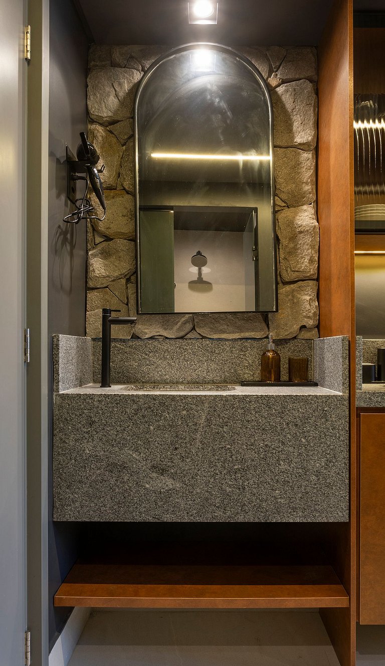 Studio luxo pé na areia com vista lateral para mar