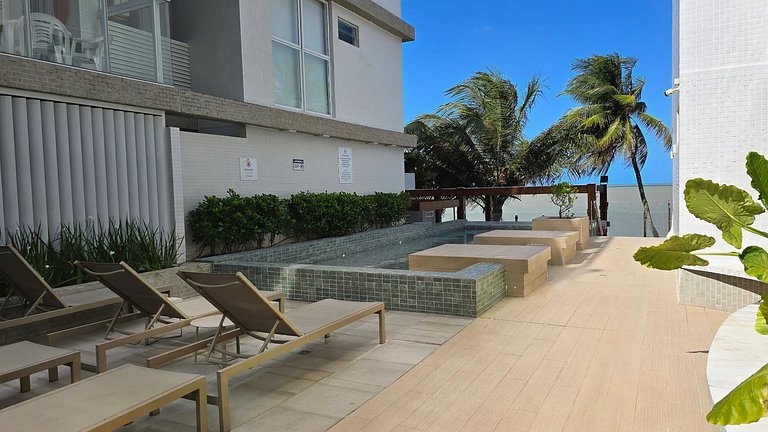 Pé na areia, 2 quartos, vista pro mar