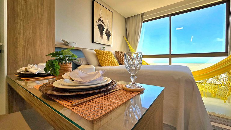 Vista para o mar com piscina deslumbrante