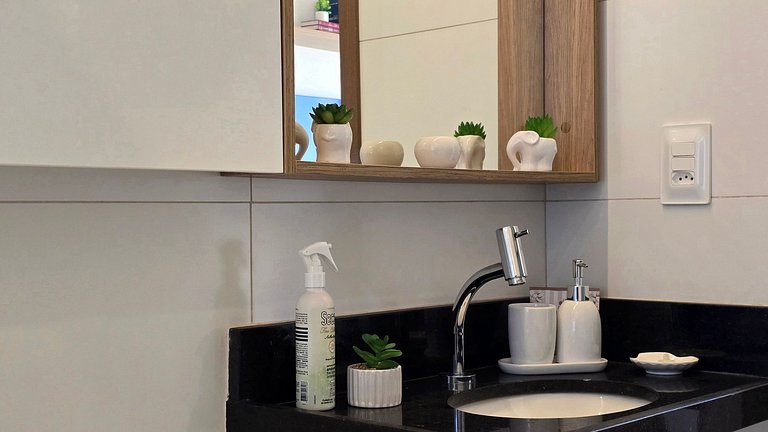 Vista para o mar com piscina deslumbrante