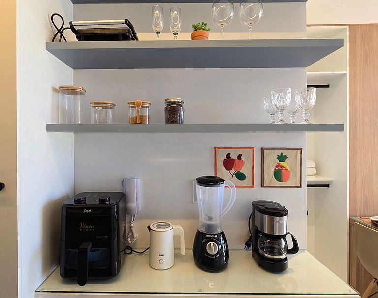 Vista para o mar com piscina deslumbrante