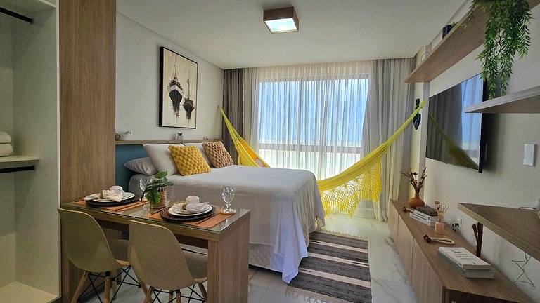 Vista para o mar com piscina deslumbrante