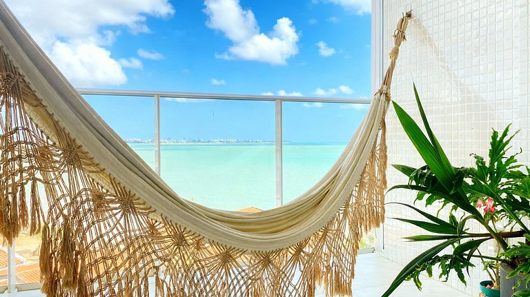 Apartamento frente mar com duas suítes