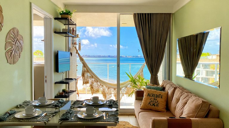 Apartamento frente mar com duas suítes