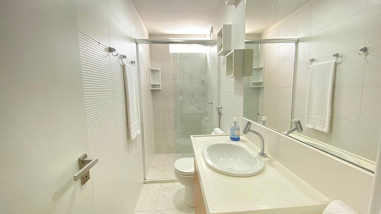 Apartamento frente mar com duas suítes