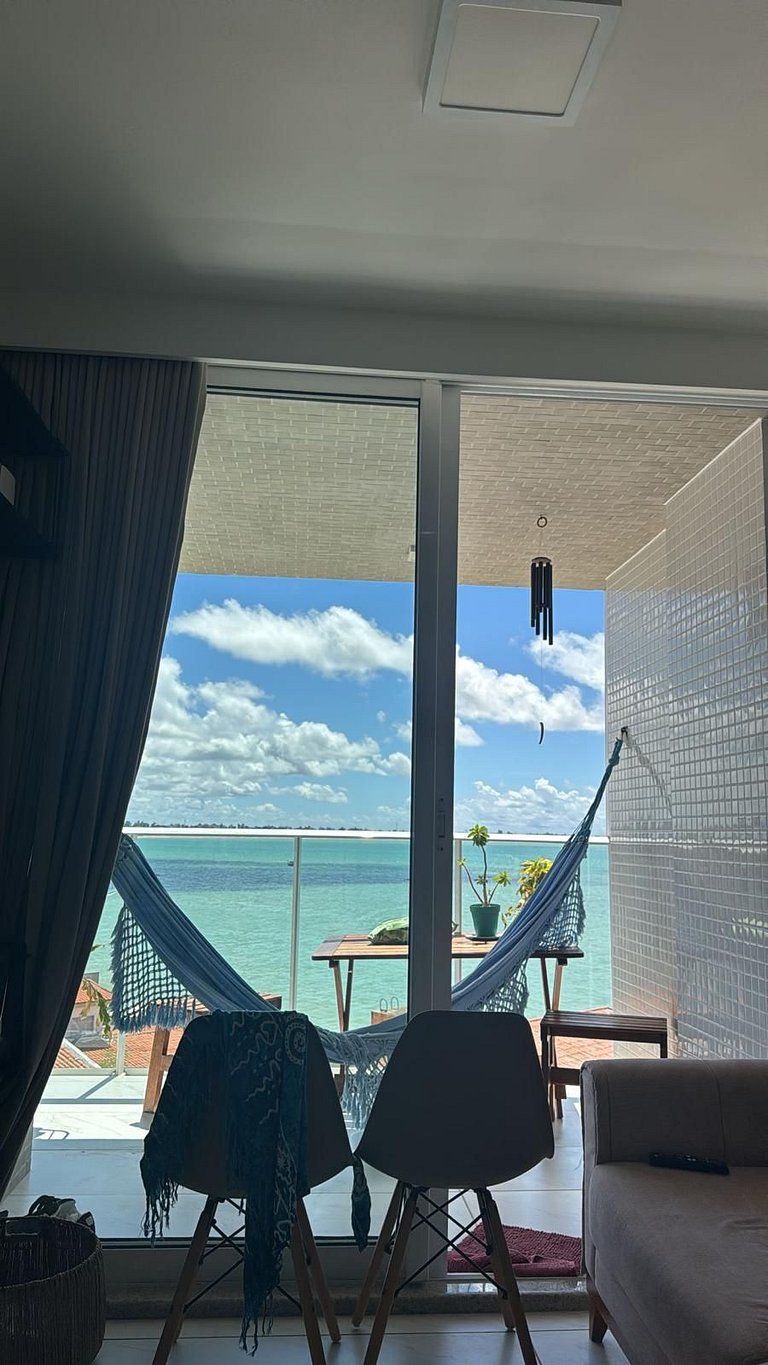 Apartamento frente mar com duas suítes