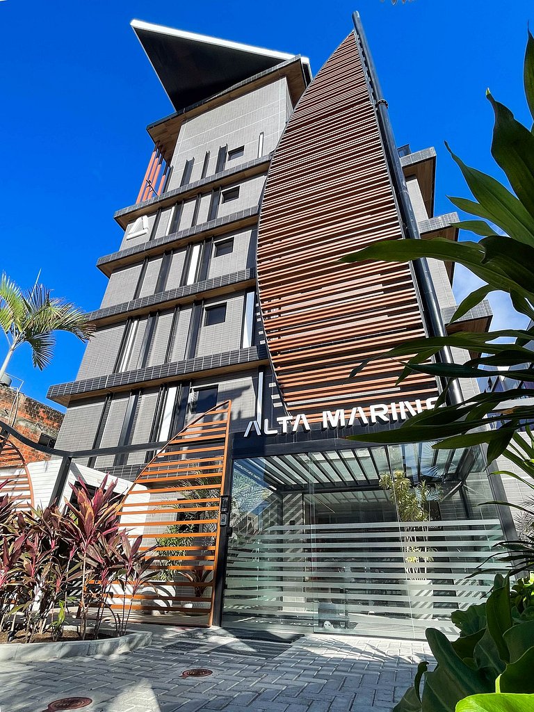 Cobertura frente mar com piscina privativa