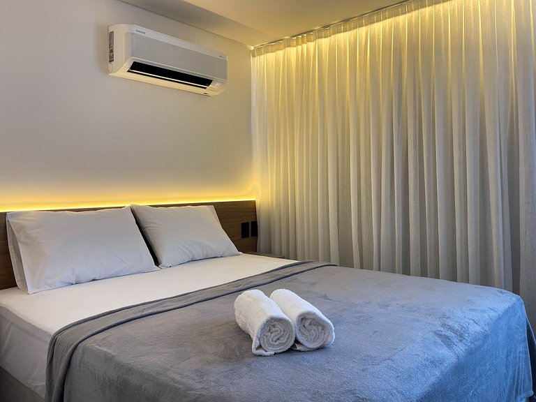 Pé na areia, vista lateral, piscina, academia