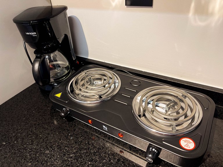 Pé na areia, vista lateral, piscina, academia