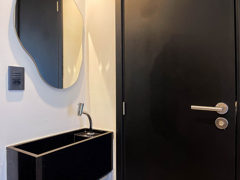 Pé na areia, vista lateral, piscina, academia