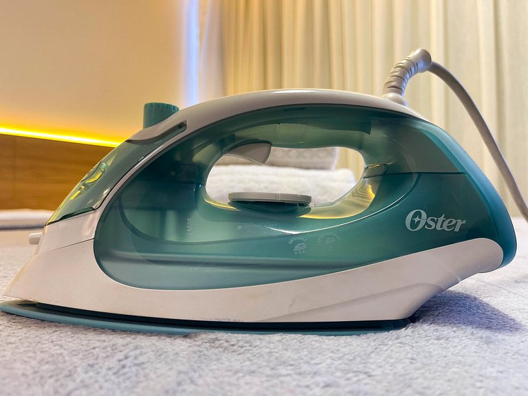 Pé na areia, vista lateral, piscina, academia