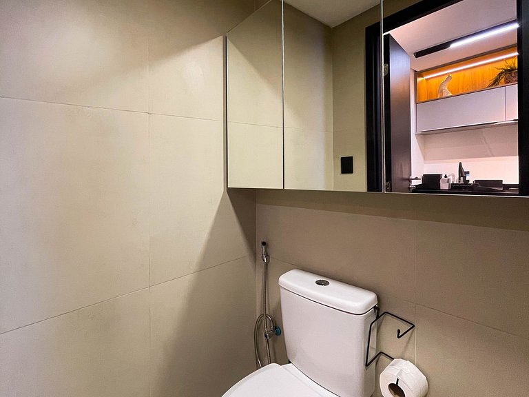 Pé na areia, vista lateral, piscina, academia