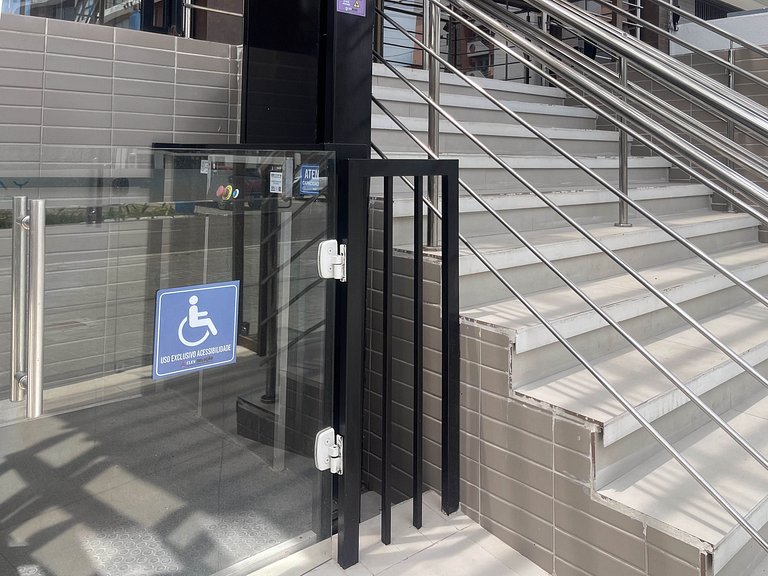 Studio com hidro privativa e rooftop exclusivo