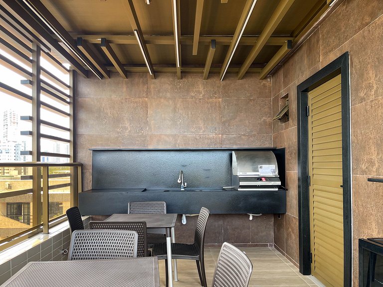 Studio com hidro privativa e rooftop exclusivo