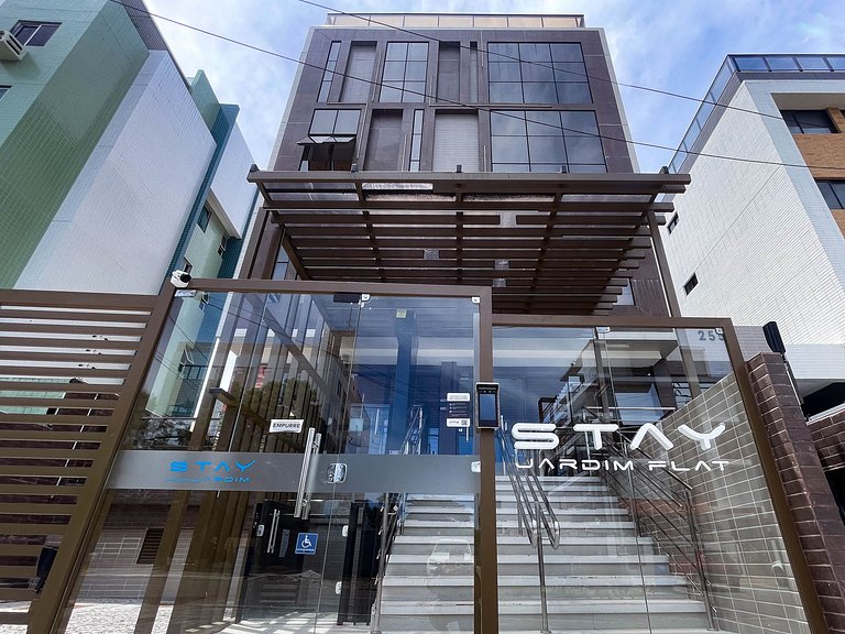 Studio com Varanda, Piscina · Pertinho da Praia