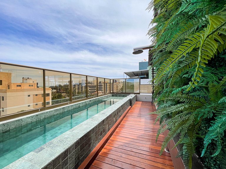 Studio com hidro privativa e rooftop exclusivo