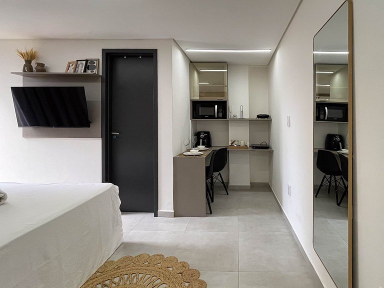 Studio com hidro privativa e rooftop exclusivo