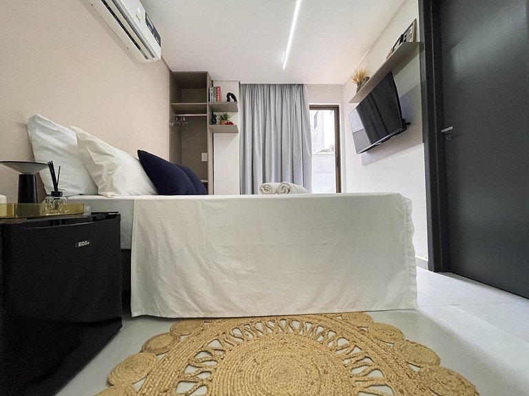 Studio com hidro privativa e rooftop exclusivo