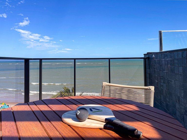 Cobertura frente mar com piscina privativa
