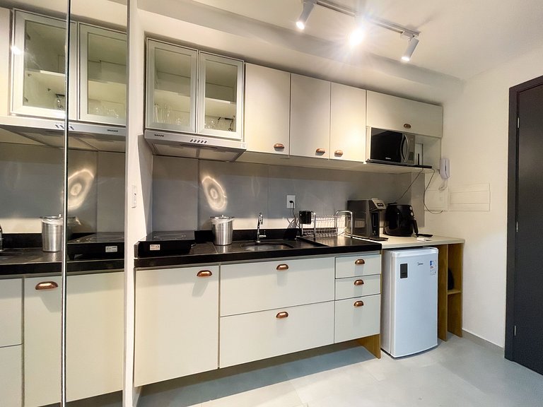 Studio com Varanda, Piscina · Pertinho da Praia