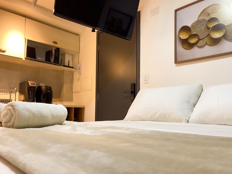 Studio com Varanda, Piscina · Pertinho da Praia