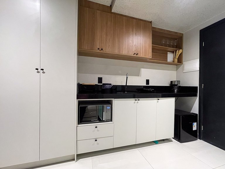 Studio elegante pé na areia