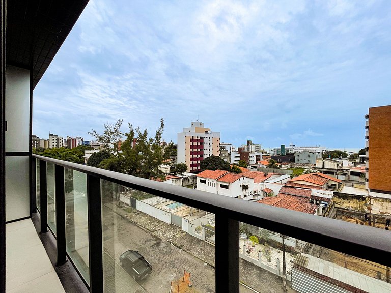 Apê 2 quartos, suíte e vaga, com Piscina