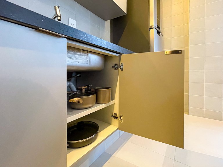 Apê 2 quartos, suíte e vaga, com Piscina