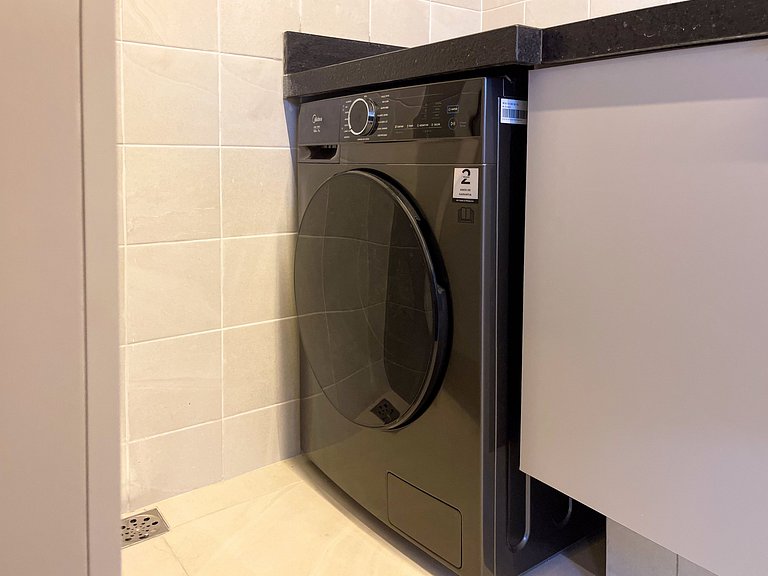 Apê 2 quartos, suíte e vaga, com Piscina